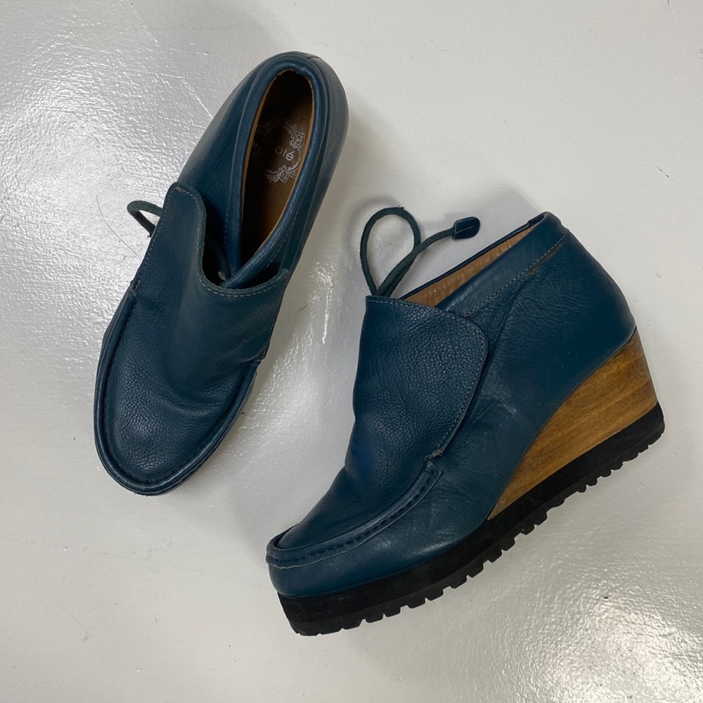 ECOTE URBAN OUTFITTERS teal platform chunky heels loafers leather